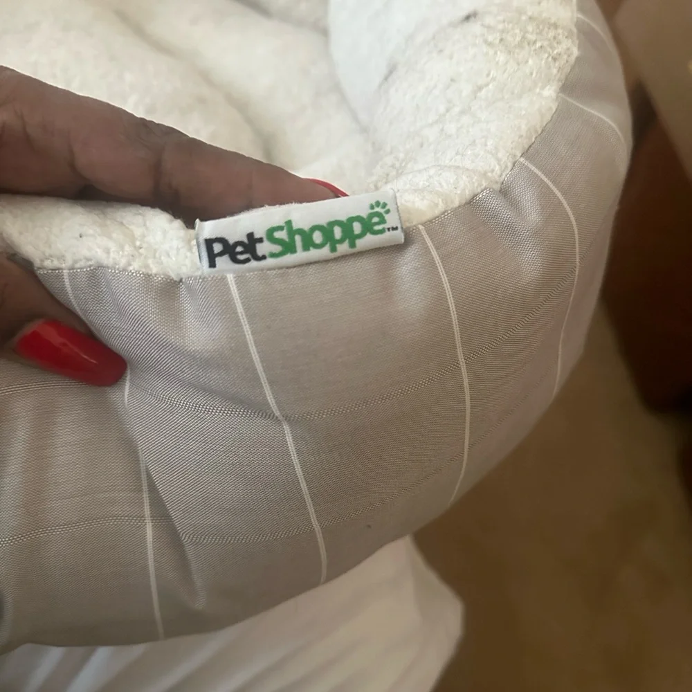 Cozy Cream Pet Bed